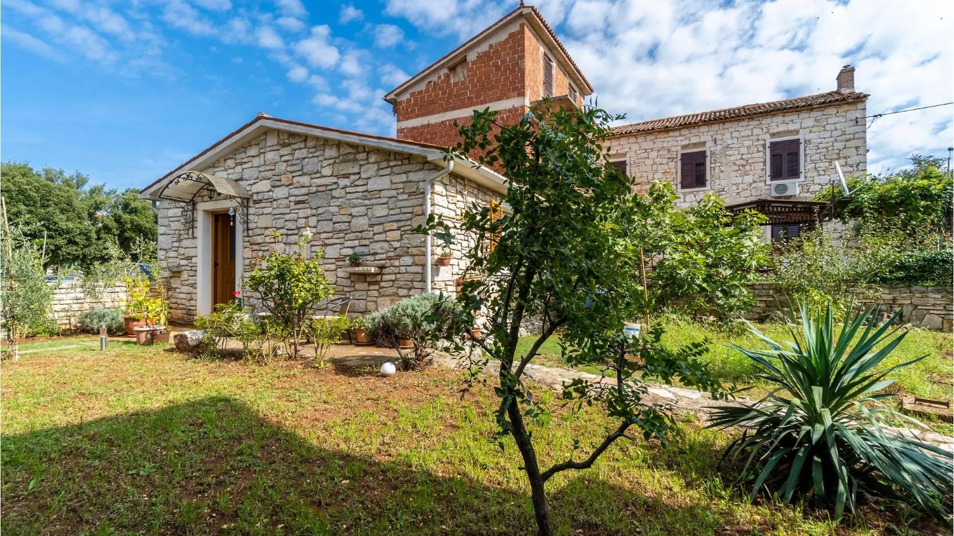Nice Apartment In Umag With Kitchen 0*,  Κροατία