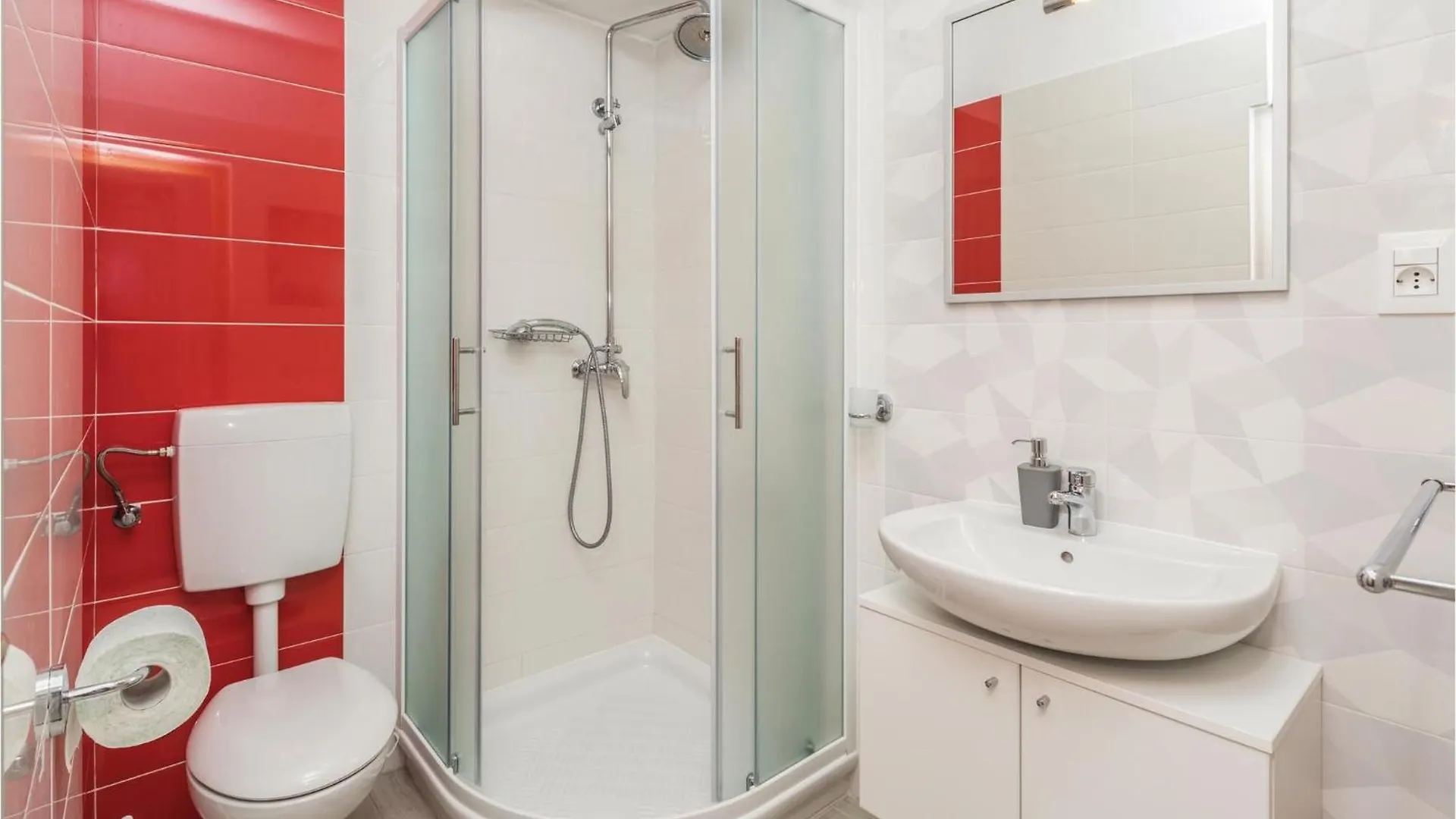 Nice Apartment In Umag With Kitchen 0*,  Κροατία
