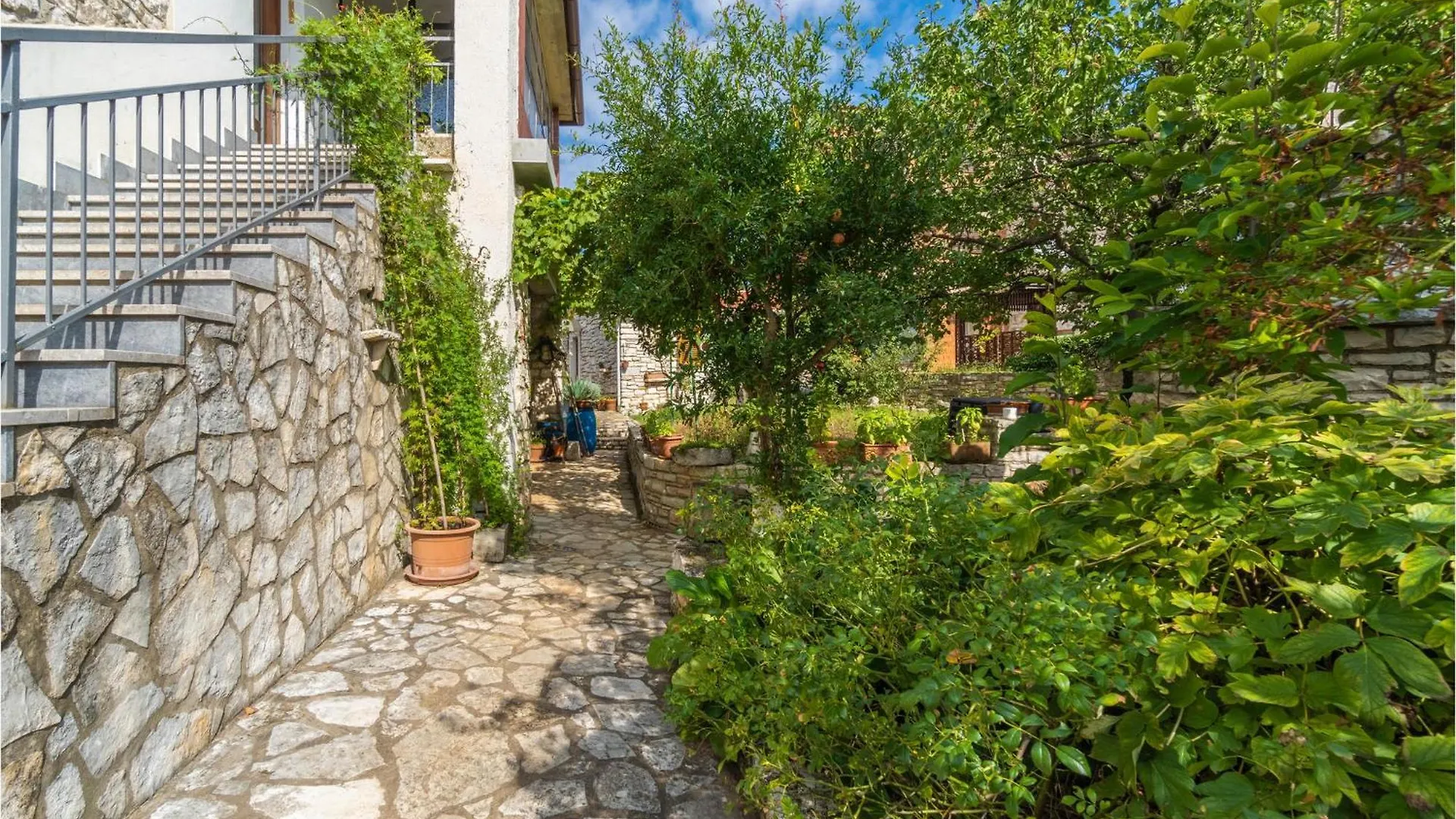 Nice Apartment In Umag With Kitchen 0*,